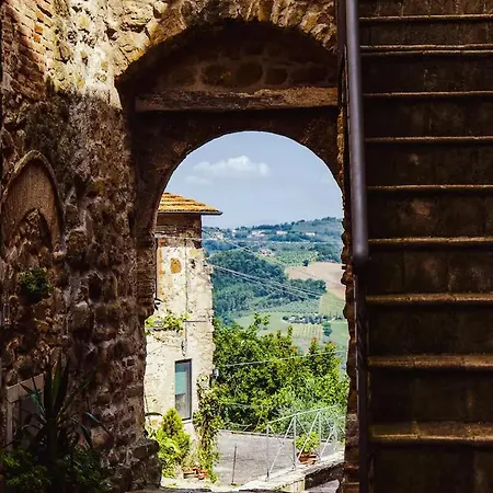 Castello Di Apartamento Cisterna