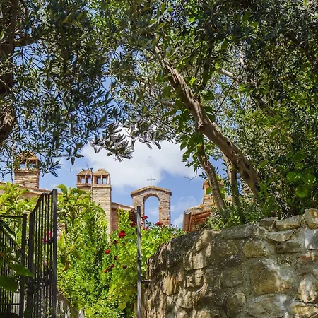 Castello Di Apartamento Cisterna